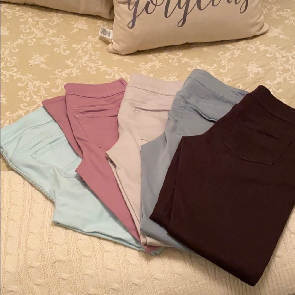 (5) Pair of Maurices Jeggings